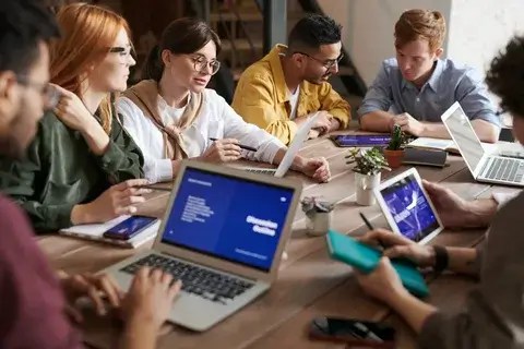 “Go from Freelancer to Founder in&nbsp;2025”